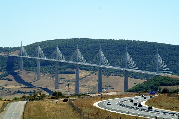 pict0303  Millau Viaduct.jpg